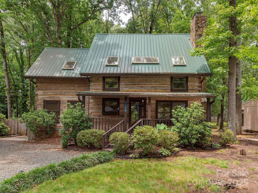5109 Walnut Grove Lane, Charlotte, NC 28227.  MLS# CAR4270283, YatesRealty ID 19160. 