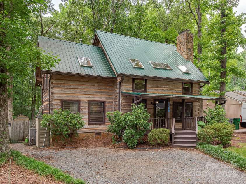 5109 Walnut Grove Lane, Charlotte, NC 28227.  MLS# CAR4270283, YatesRealty ID 19160. 