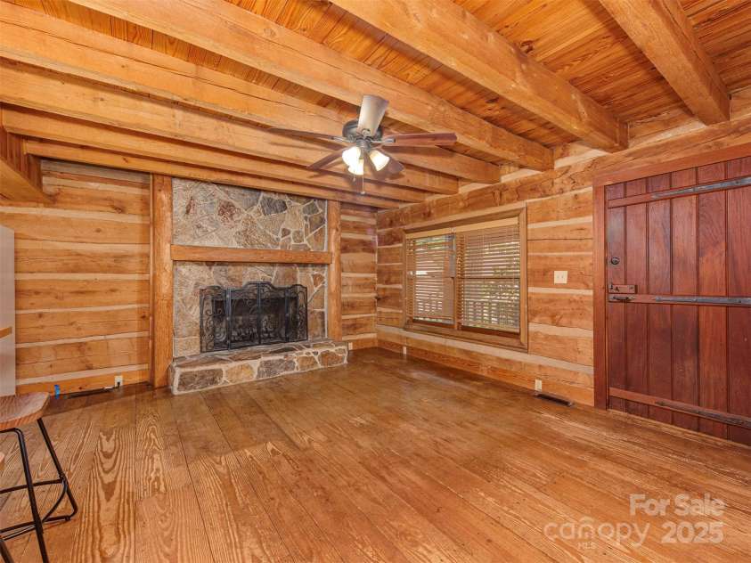 5109 Walnut Grove Lane, Charlotte, NC 28227.  MLS# CAR4270283, YatesRealty ID 19160. 