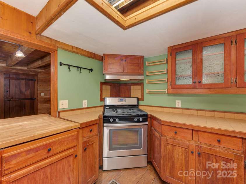 5109 Walnut Grove Lane, Charlotte, NC 28227.  MLS# CAR4270283, YatesRealty ID 19160. 