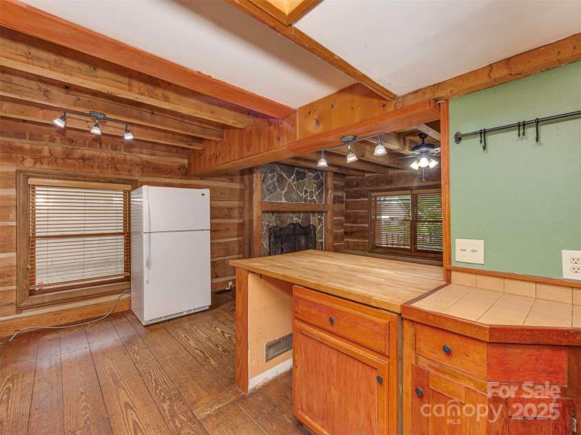 5109 Walnut Grove Lane, Charlotte, NC 28227.  MLS# CAR4270283, YatesRealty ID 19160. 