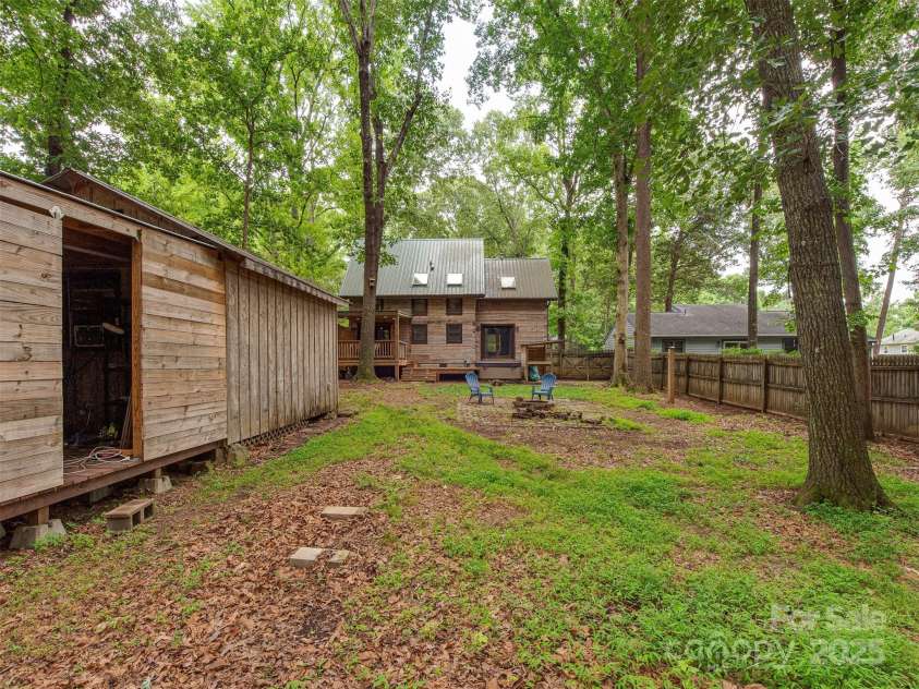 5109 Walnut Grove Lane, Charlotte, NC 28227.  MLS# CAR4270283, YatesRealty ID 19160. 