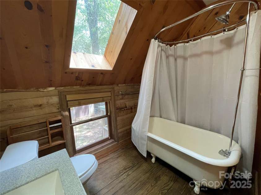 5109 Walnut Grove Lane, Charlotte, NC 28227.  MLS# CAR4270283, YatesRealty ID 19160. 