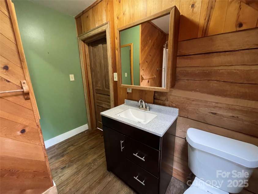 5109 Walnut Grove Lane, Charlotte, NC 28227.  MLS# CAR4270283, YatesRealty ID 19160. 