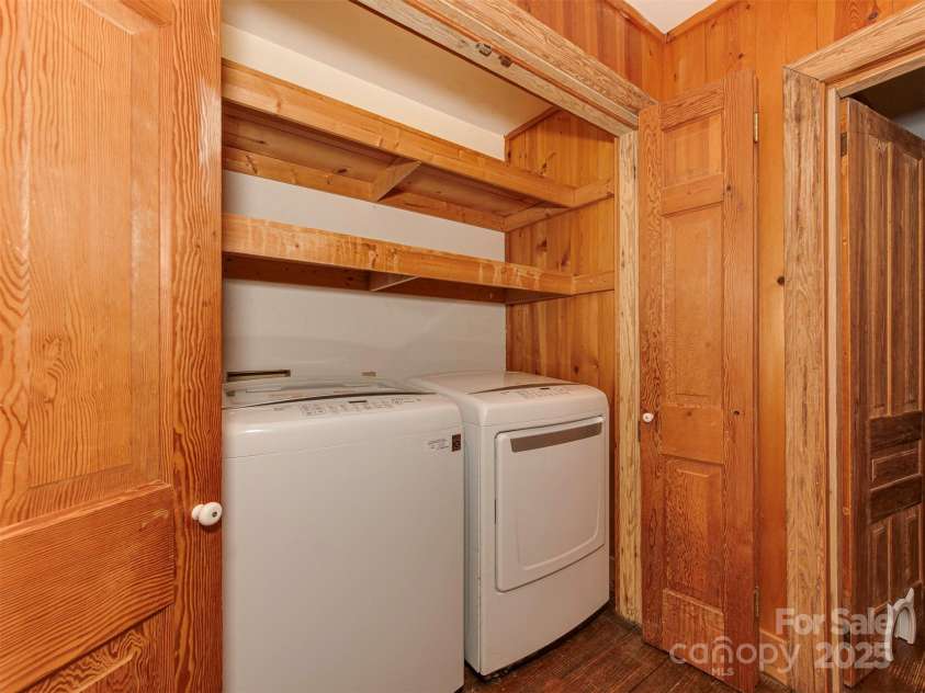 5109 Walnut Grove Lane, Charlotte, NC 28227.  MLS# CAR4270283, YatesRealty ID 19160. 