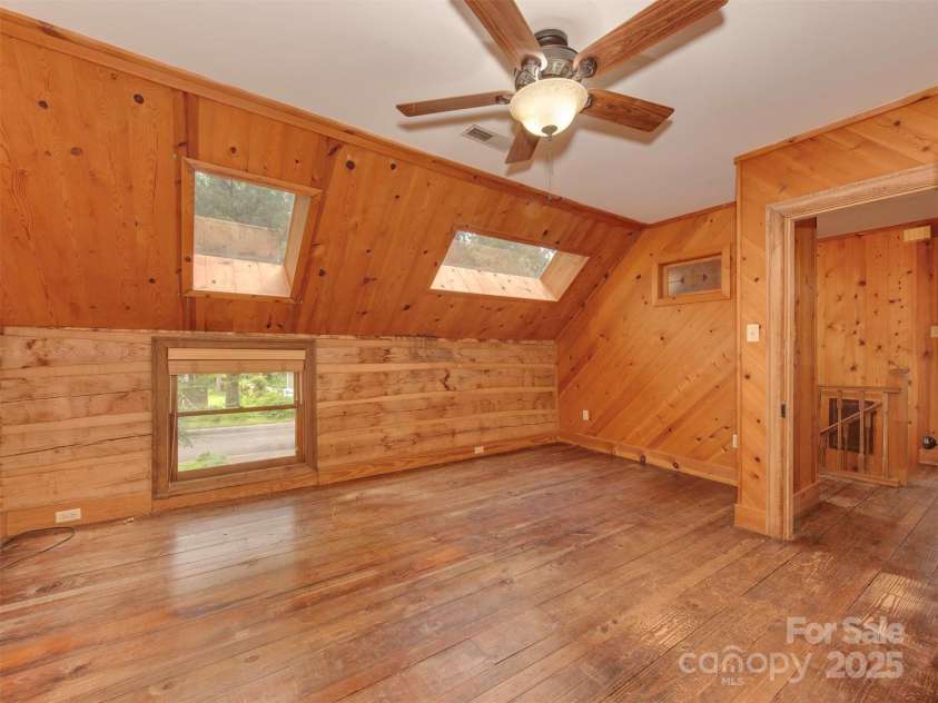 5109 Walnut Grove Lane, Charlotte, NC 28227.  MLS# CAR4270283, YatesRealty ID 19160. 