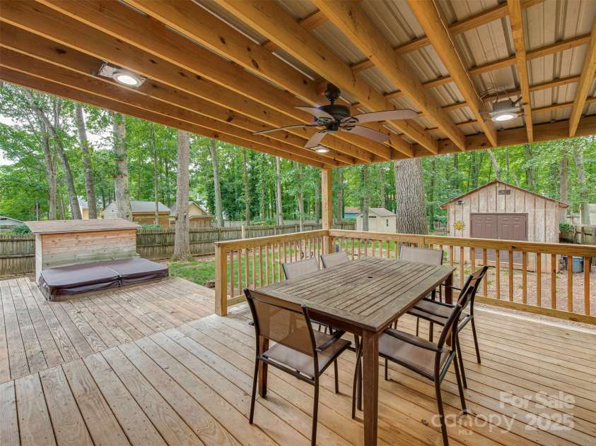 5109 Walnut Grove Lane, Charlotte, NC 28227.  MLS# CAR4270283, YatesRealty ID 19160. 