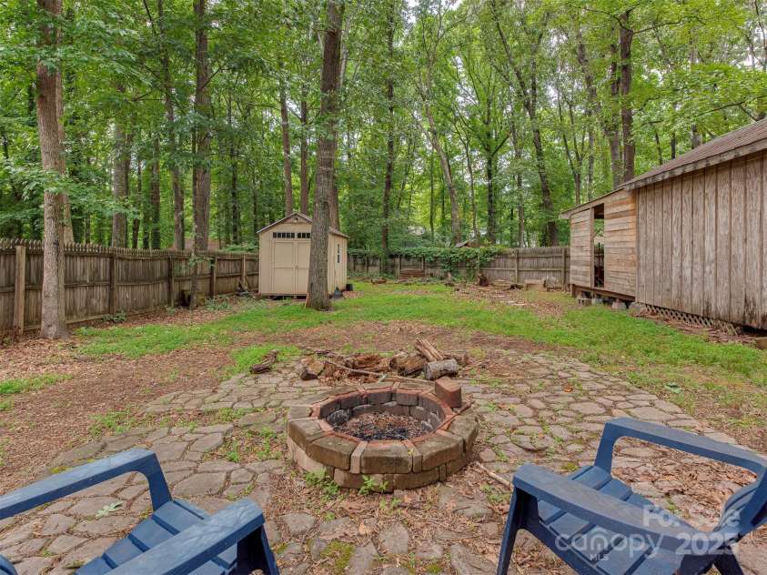 5109 Walnut Grove Lane, Charlotte, NC 28227.  MLS# CAR4270283, YatesRealty ID 19160. 