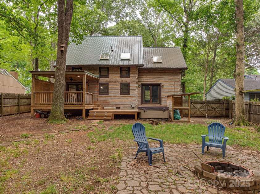 5109 Walnut Grove Lane, Charlotte, NC 28227.  MLS# CAR4270283, YatesRealty ID 19160. 