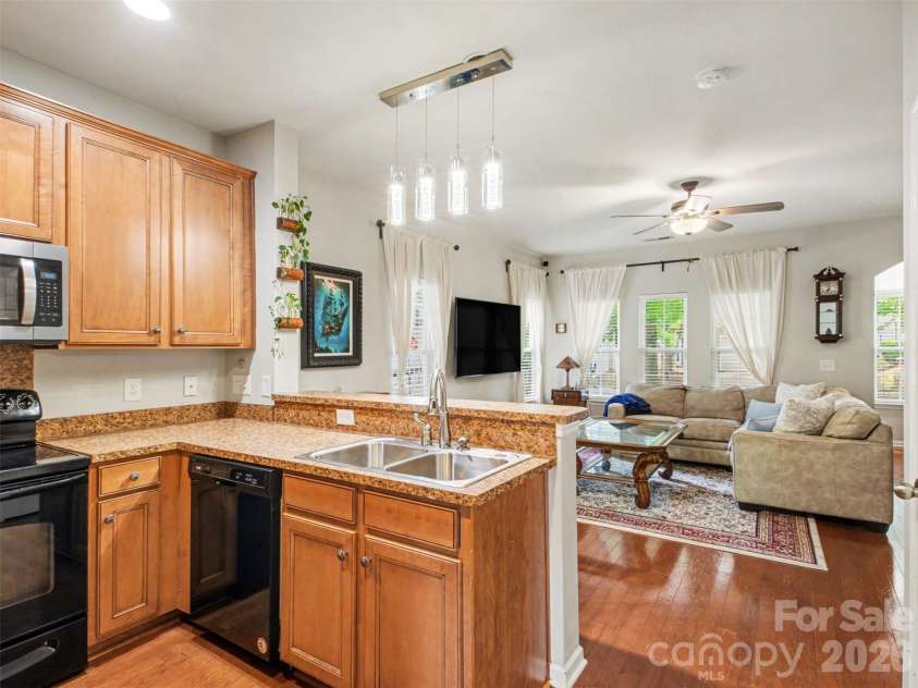 9639 Turning Wheel Drive, Charlotte, NC 28214.  MLS# CAR4374823, YatesRealty ID 19160. Kitchen