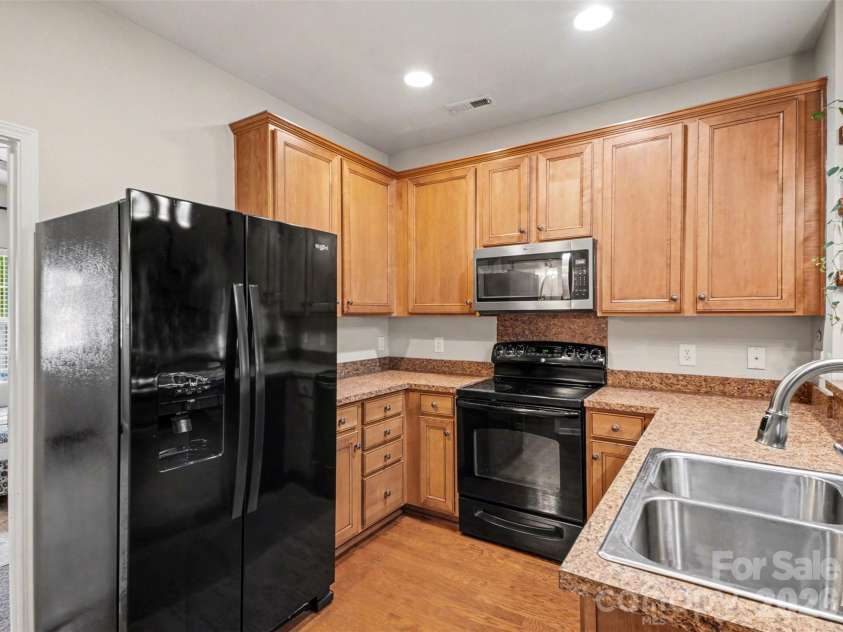 9639 Turning Wheel Drive, Charlotte, NC 28214.  MLS# CAR4374823, YatesRealty ID 19160. Kitchen