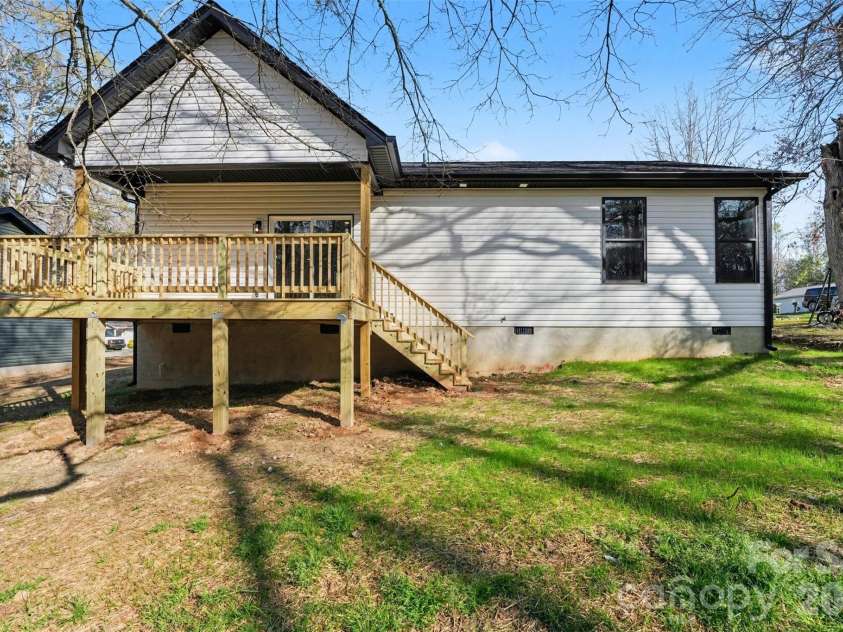 425 Ballard Street, Cherryville, NC 28021.  MLS# CAR4360985, YatesRealty ID 19161. 