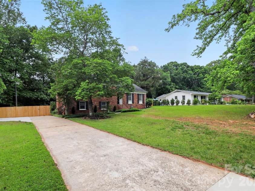 1801 Havenwood Drive, Lancaster, SC 29720.  MLS# CAR4376576, YatesRealty ID 19162. 
