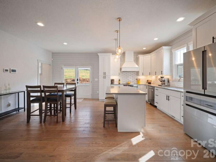 16 Hare Ridge, Asheville, NC 28803.  MLS# CAR4366214, YatesRealty ID 19164. 