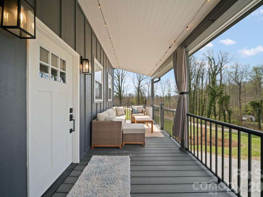 16 Hare Ridge, Asheville, NC 28803.  MLS# CAR4366214, YatesRealty ID 19164. 