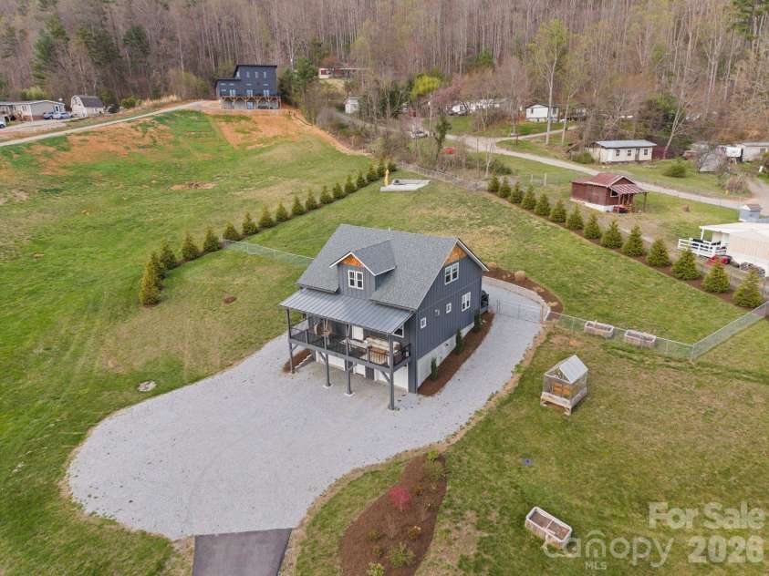 16 Hare Ridge, Asheville, NC 28803.  MLS# CAR4366214, YatesRealty ID 19164. 