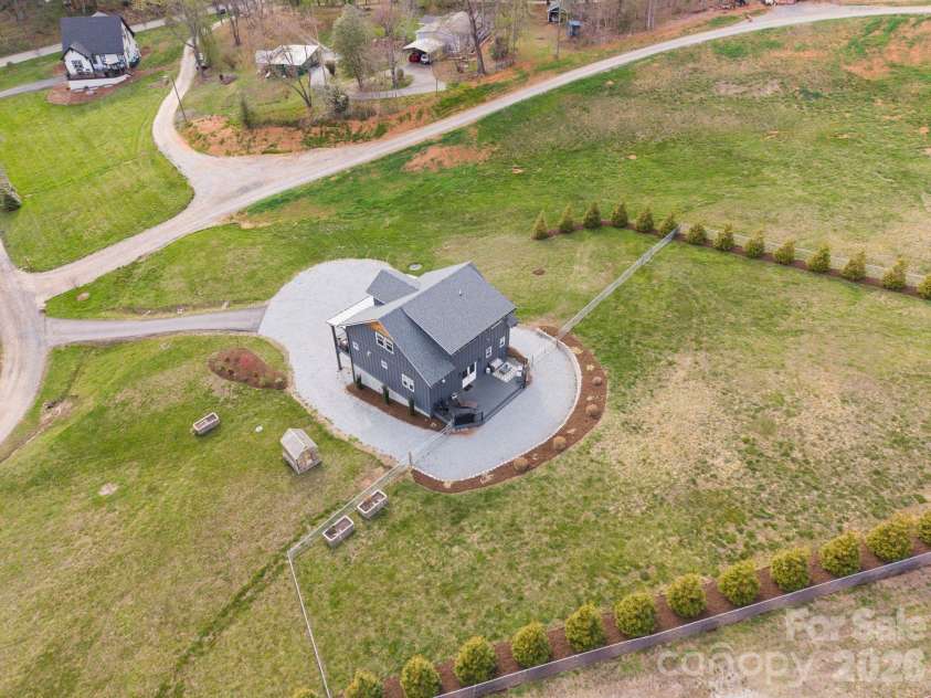 16 Hare Ridge, Asheville, NC 28803.  MLS# CAR4366214, YatesRealty ID 19164. 