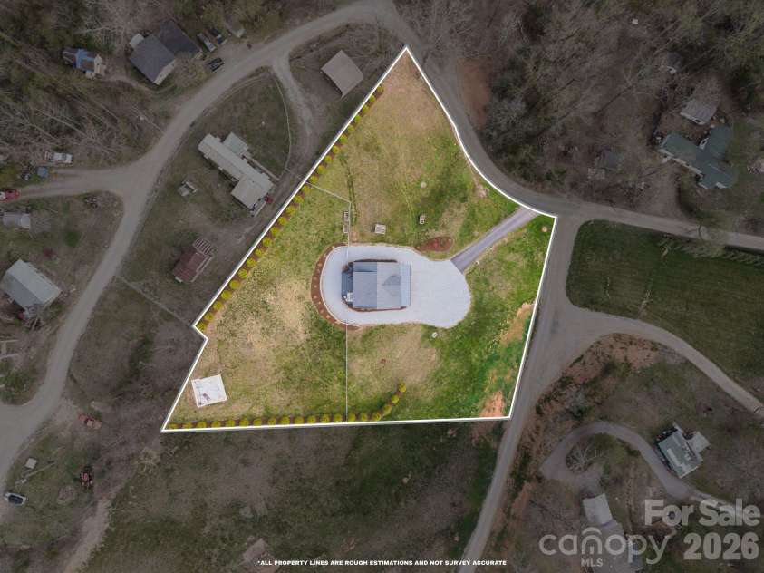 16 Hare Ridge, Asheville, NC 28803.  MLS# CAR4366214, YatesRealty ID 19164. 