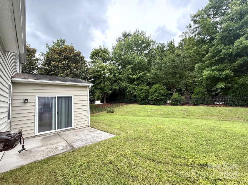 1304 Ridge Haven Road, Waxhaw, NC 28173.  MLS# CAR4266850, YatesRealty ID 19165. 