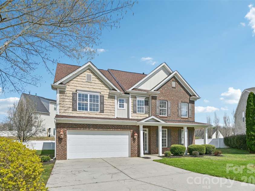 10901 Trout Creek Place, Davidson, NC 28036.  MLS# CAR4354298, YatesRealty ID 19166. 