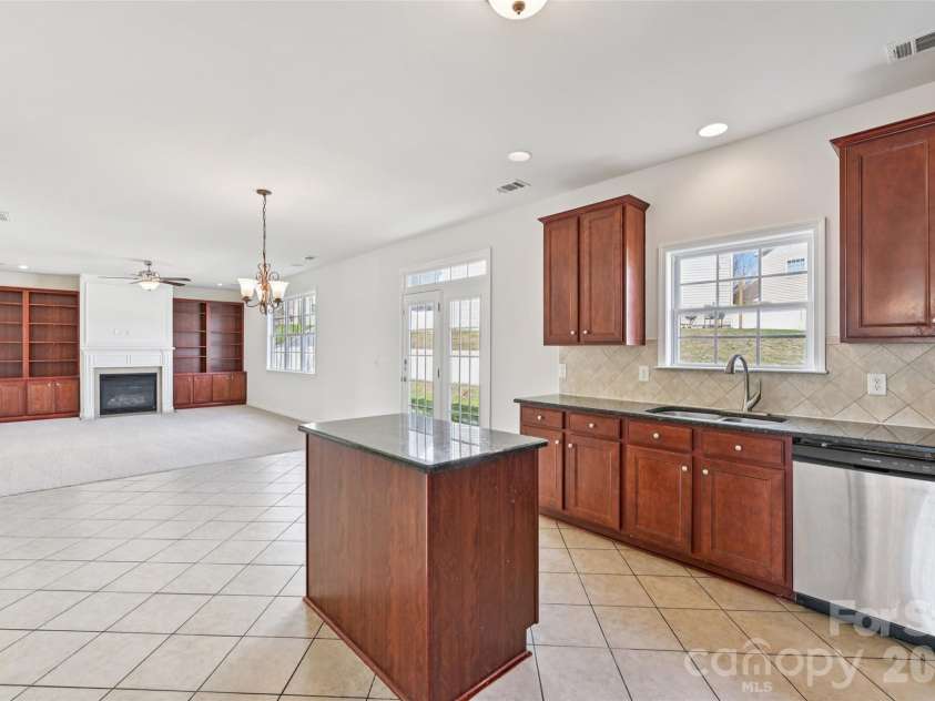 10901 Trout Creek Place, Davidson, NC 28036.  MLS# CAR4354298, YatesRealty ID 19166. 