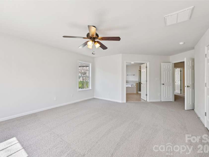 10901 Trout Creek Place, Davidson, NC 28036.  MLS# CAR4354298, YatesRealty ID 19166. 