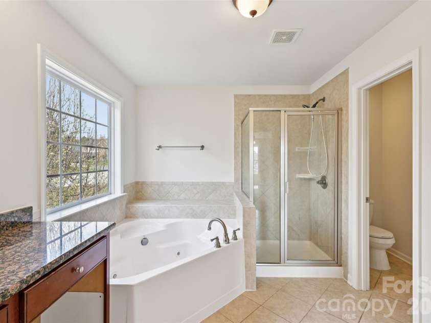 10901 Trout Creek Place, Davidson, NC 28036.  MLS# CAR4354298, YatesRealty ID 19166. 