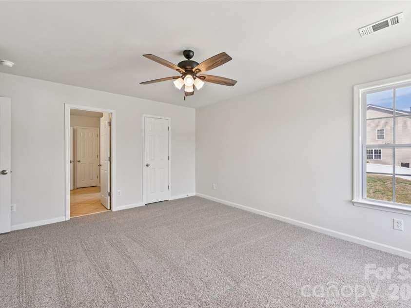 10901 Trout Creek Place, Davidson, NC 28036.  MLS# CAR4354298, YatesRealty ID 19166. 