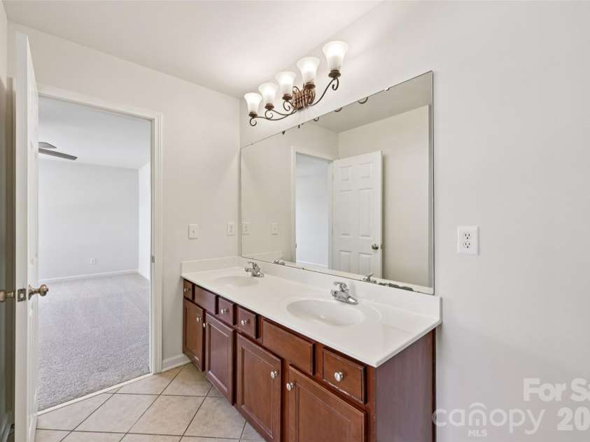 10901 Trout Creek Place, Davidson, NC 28036.  MLS# CAR4354298, YatesRealty ID 19166. 