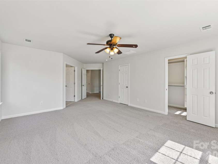 10901 Trout Creek Place, Davidson, NC 28036.  MLS# CAR4354298, YatesRealty ID 19166. 