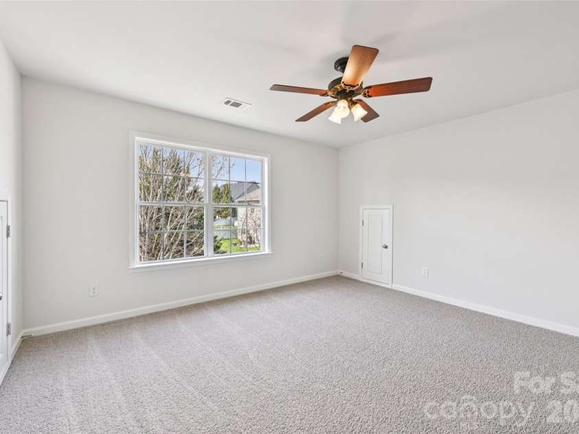 10901 Trout Creek Place, Davidson, NC 28036.  MLS# CAR4354298, YatesRealty ID 19166. 