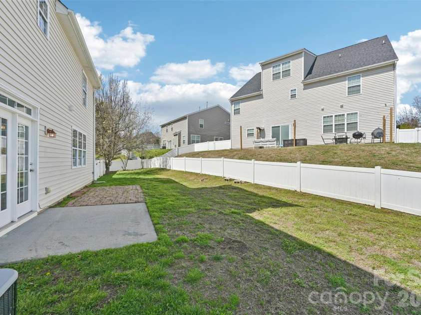 10901 Trout Creek Place, Davidson, NC 28036.  MLS# CAR4354298, YatesRealty ID 19166. 