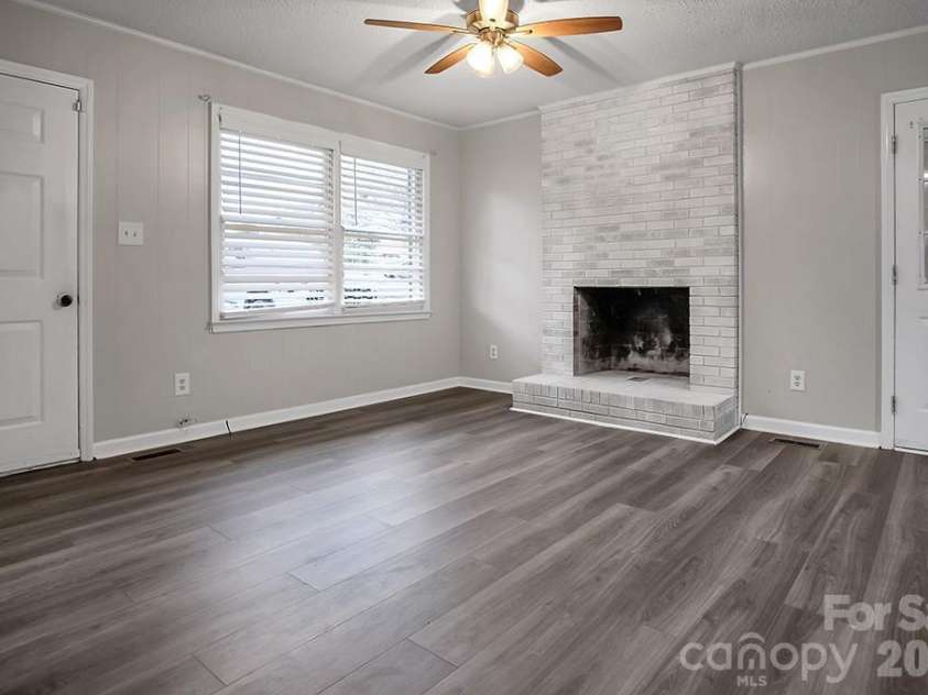 526 Kings Road, Shelby, NC 28150.  MLS# CAR4359275, YatesRealty ID 19167. 