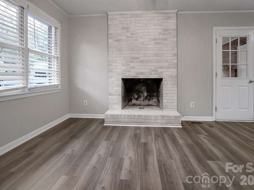 526 Kings Road, Shelby, NC 28150.  MLS# CAR4359275, YatesRealty ID 19167. 