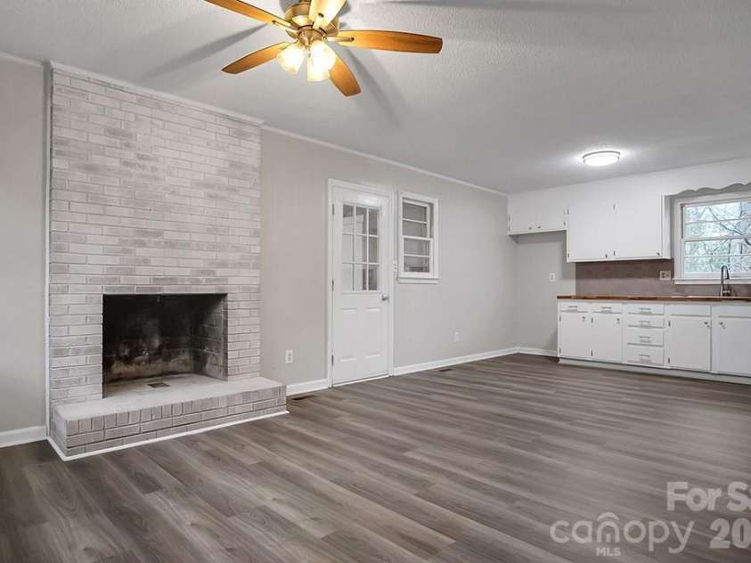 526 Kings Road, Shelby, NC 28150.  MLS# CAR4359275, YatesRealty ID 19167. 