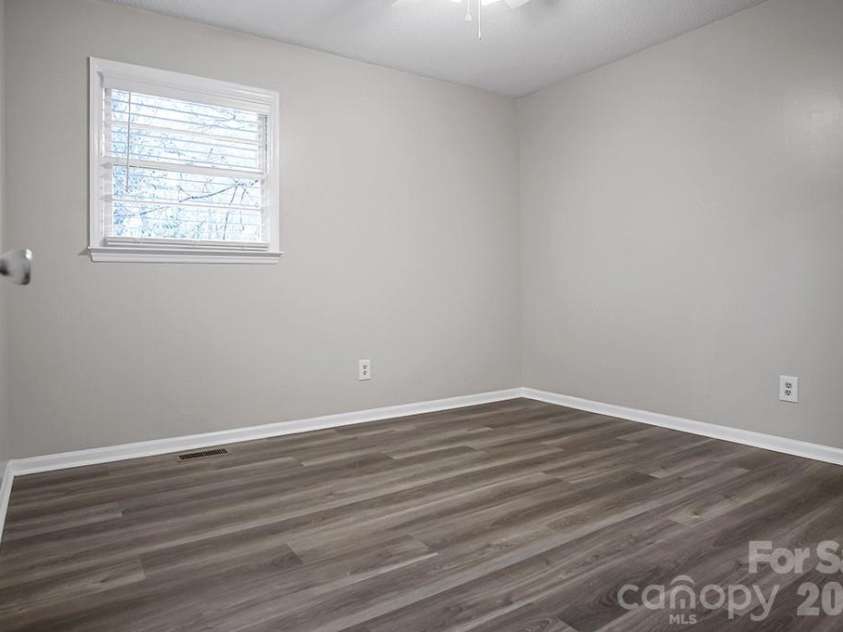 526 Kings Road, Shelby, NC 28150.  MLS# CAR4359275, YatesRealty ID 19167. 