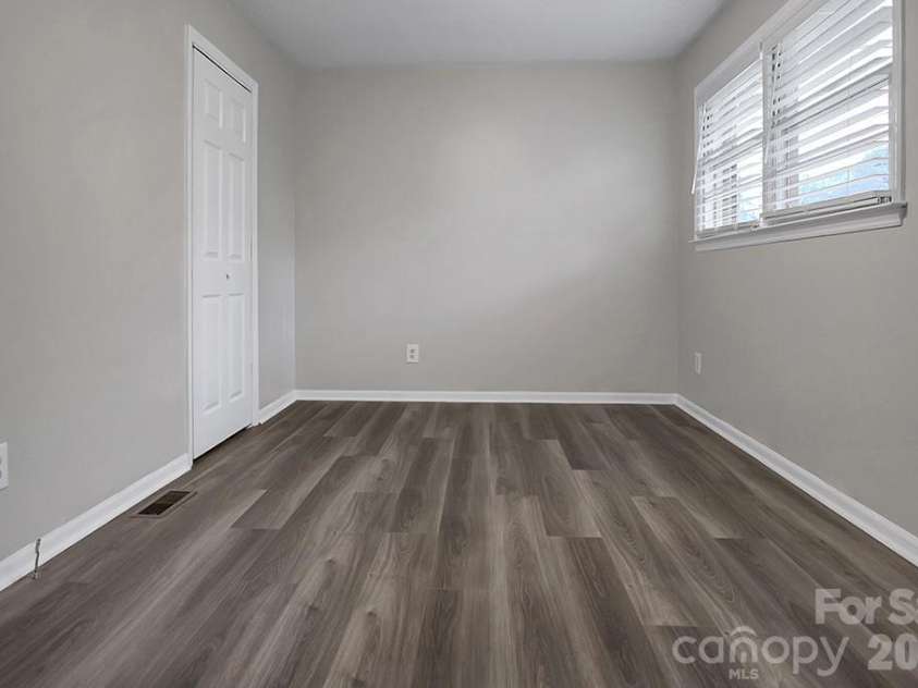 526 Kings Road, Shelby, NC 28150.  MLS# CAR4359275, YatesRealty ID 19167. 