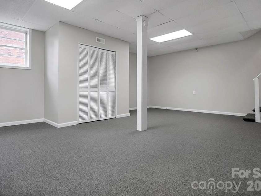 526 Kings Road, Shelby, NC 28150.  MLS# CAR4359275, YatesRealty ID 19167. 