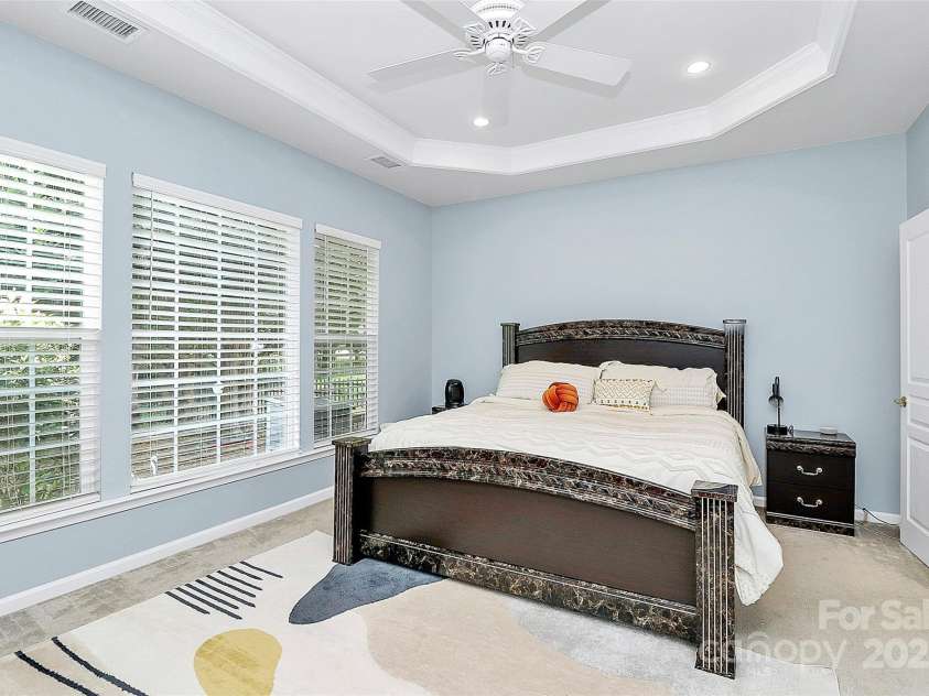 8722 Heron Glen Drive, Charlotte, NC 28269.  MLS# CAR4267520, YatesRealty ID 19167. 