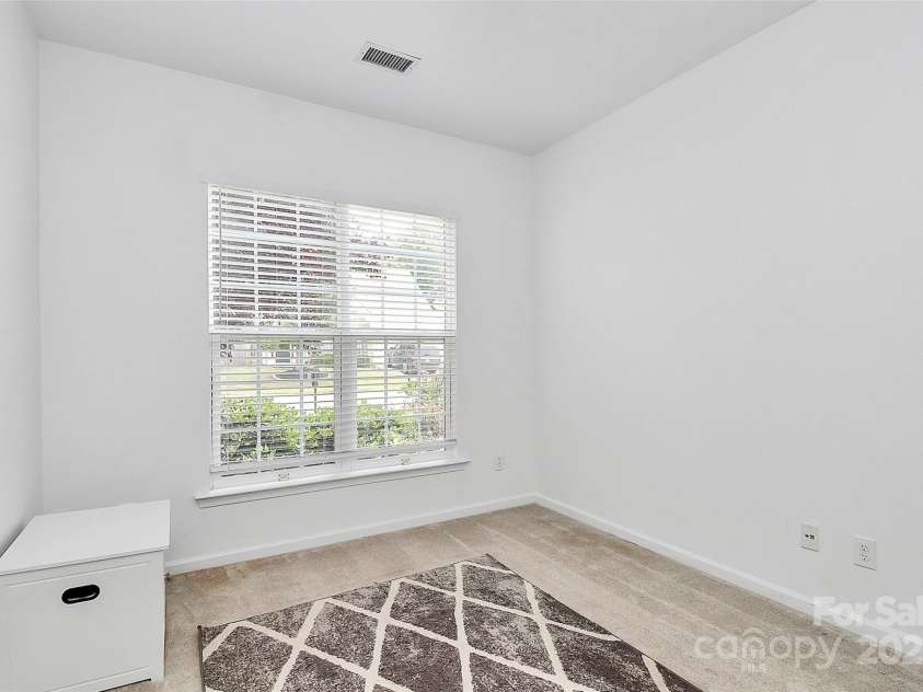 8722 Heron Glen Drive, Charlotte, NC 28269.  MLS# CAR4267520, YatesRealty ID 19167. 