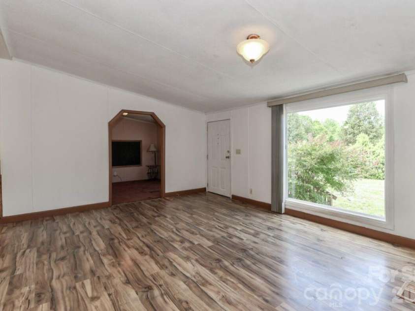 121 Fair Wind Lane, Statesville, NC 28677.  MLS# CAR4377264, YatesRealty ID 19168. 