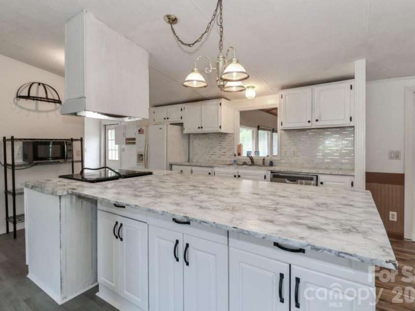 121 Fair Wind Lane, Statesville, NC 28677.  MLS# CAR4377264, YatesRealty ID 19168. 