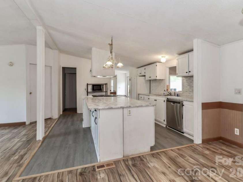 121 Fair Wind Lane, Statesville, NC 28677.  MLS# CAR4377264, YatesRealty ID 19168. 