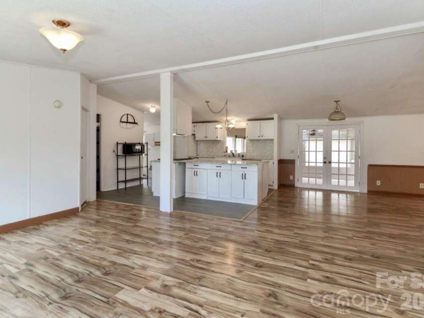 121 Fair Wind Lane, Statesville, NC 28677.  MLS# CAR4377264, YatesRealty ID 19168. 