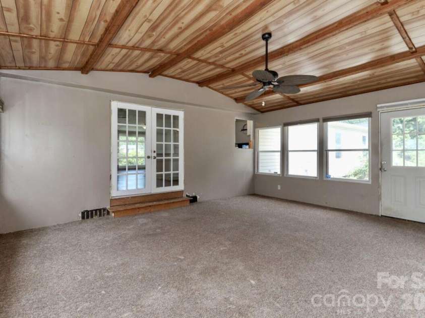 121 Fair Wind Lane, Statesville, NC 28677.  MLS# CAR4377264, YatesRealty ID 19168. 
