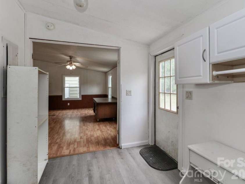121 Fair Wind Lane, Statesville, NC 28677.  MLS# CAR4377264, YatesRealty ID 19168. 