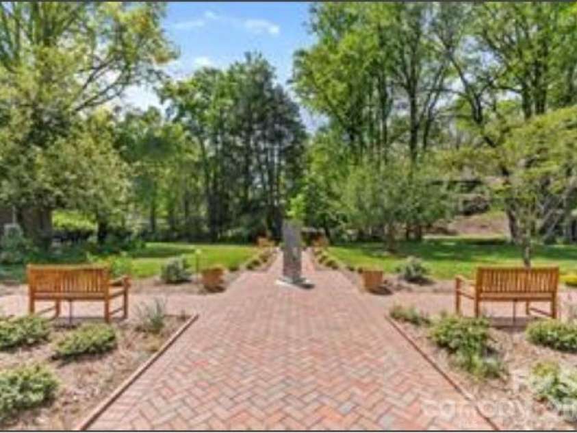521 Crowfields Lane, Asheville, NC 28803.  MLS# CAR4361859, YatesRealty ID 19170. Clubhouse Grounds