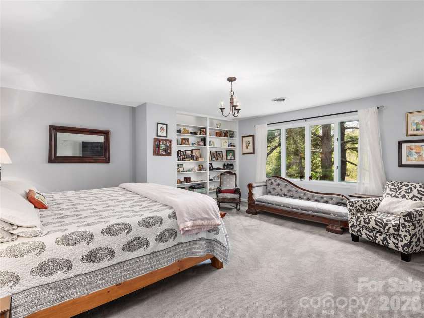 521 Crowfields Lane, Asheville, NC 28803.  MLS# CAR4361859, YatesRealty ID 19170. Primary Bedroom
