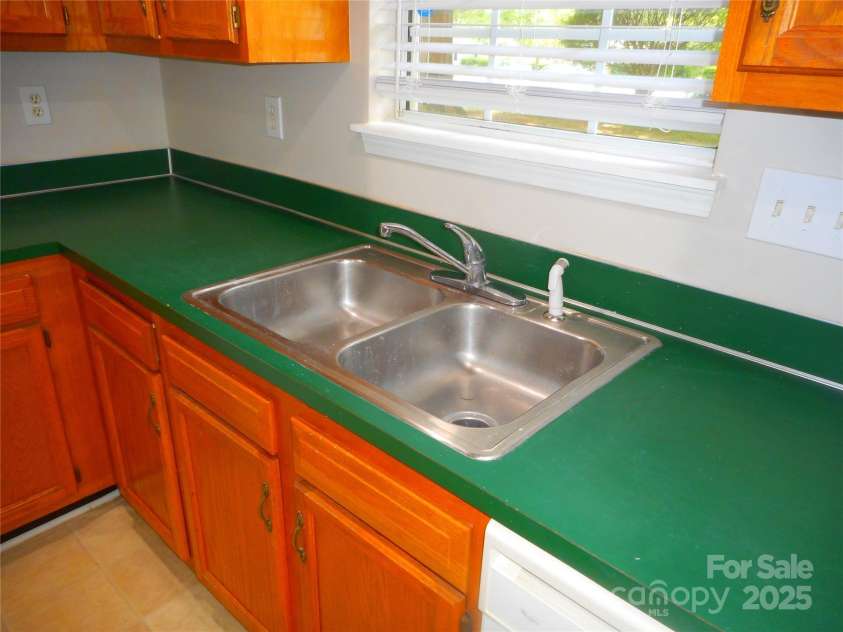 9139 Charminster Court, Charlotte, NC 28269.  MLS# CAR4262961, YatesRealty ID 19170. 