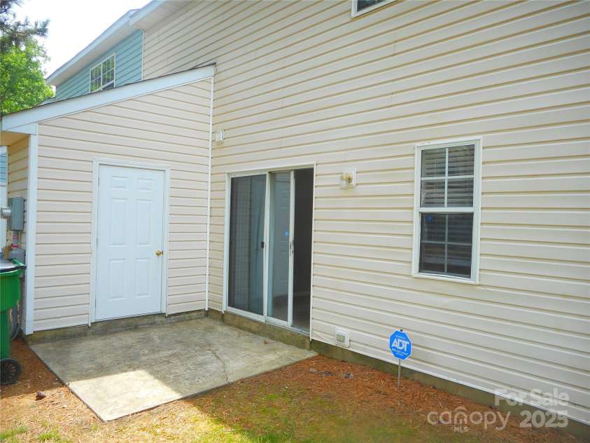 9139 Charminster Court, Charlotte, NC 28269.  MLS# CAR4262961, YatesRealty ID 19170. 